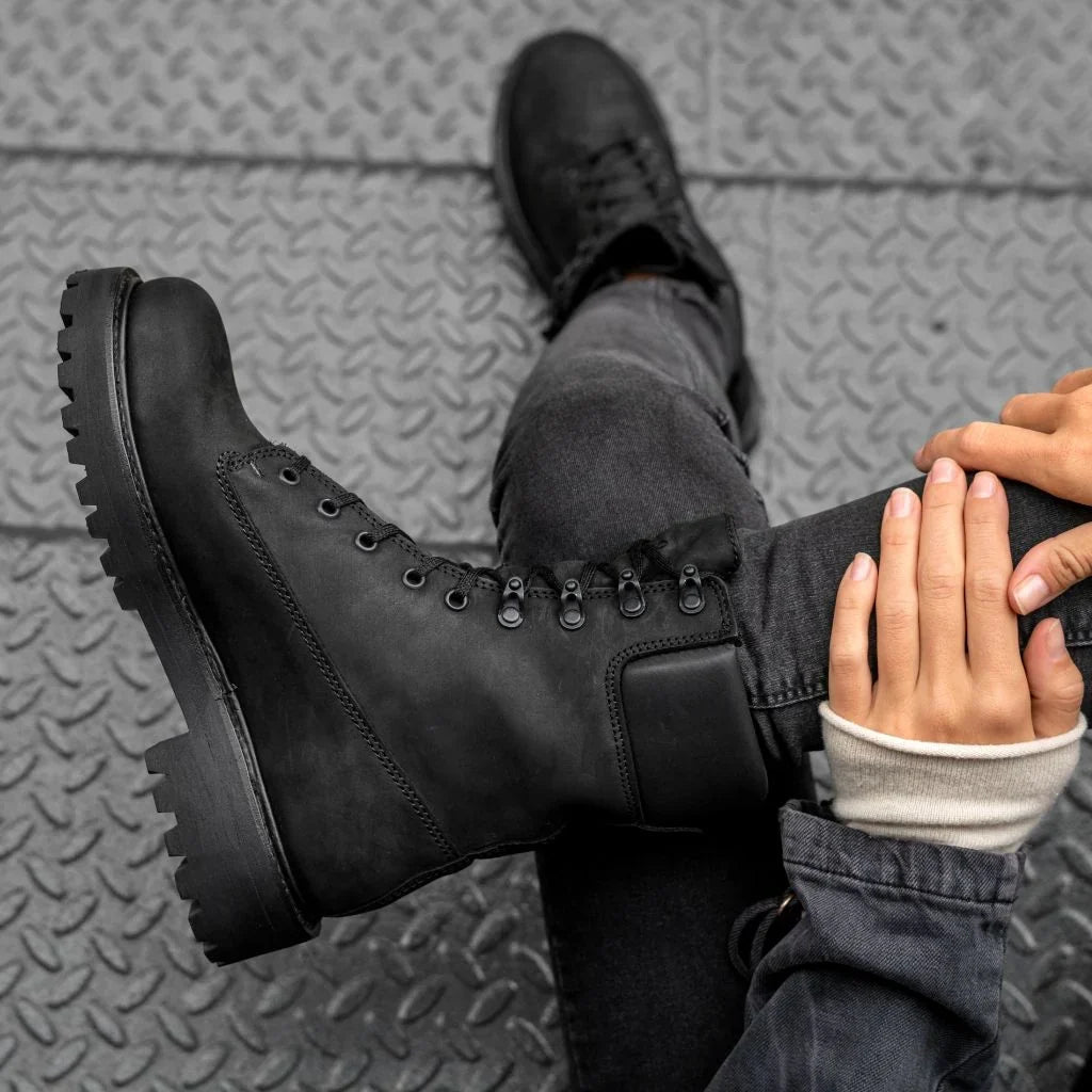 Explorer | Black Matte